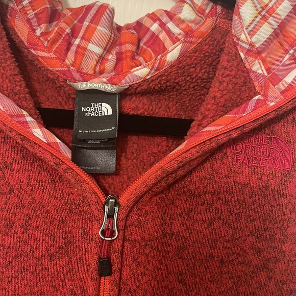 Northface Red & Plaid Vest Sz Med - Picture 2 of 5